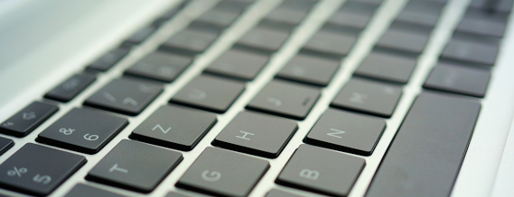 Nærbillede af computertastatur